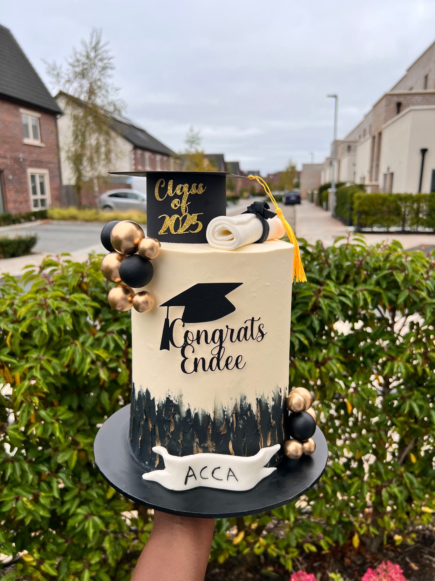 GRADUATION CAKES