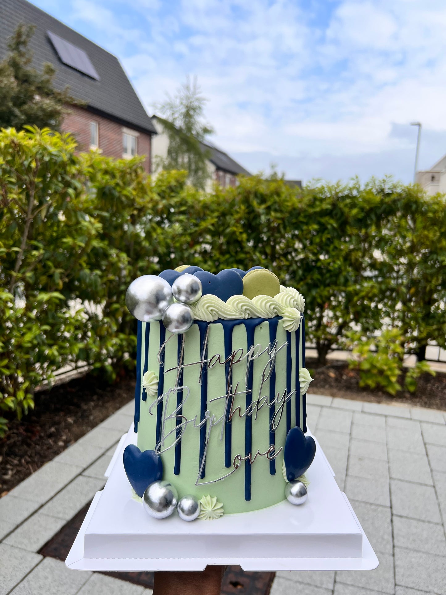 DRIP CAKE