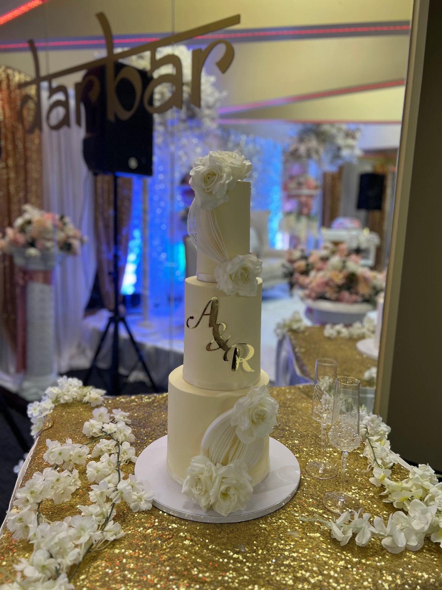 WEDDING CAKE