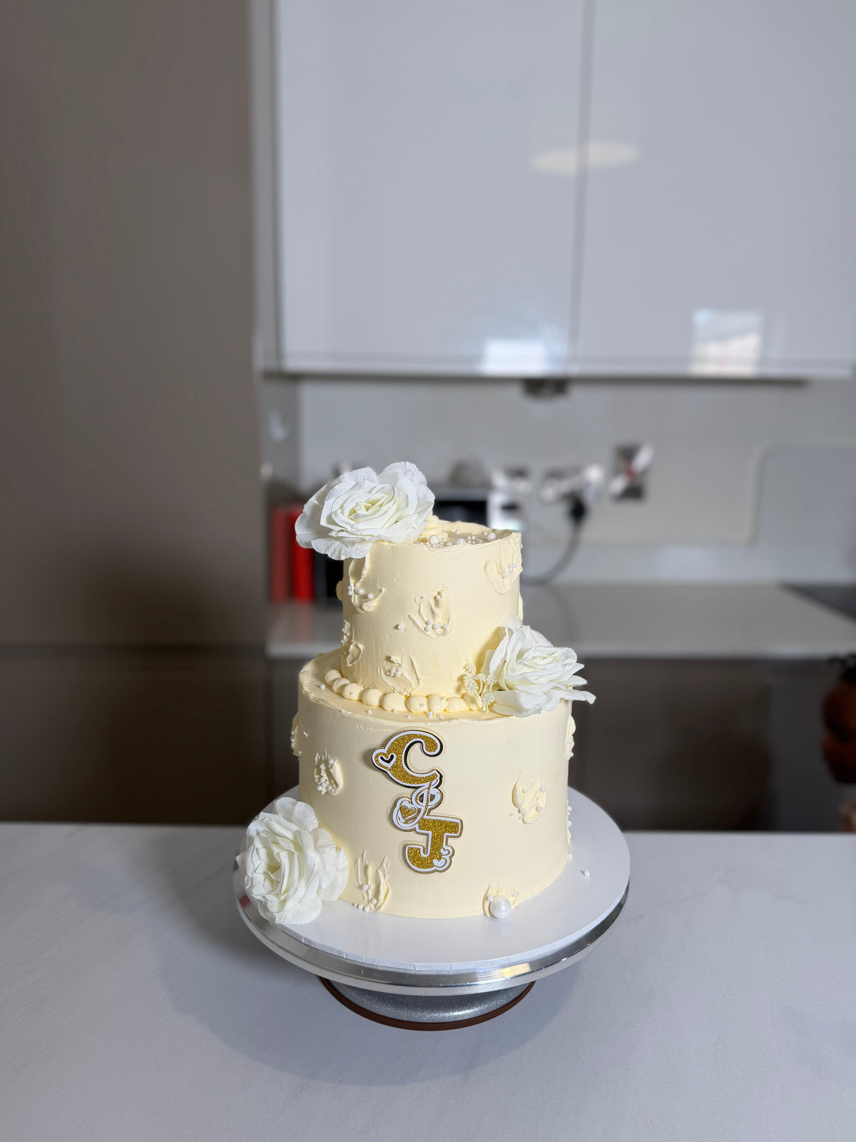 TIERED / WEDDING CAKE