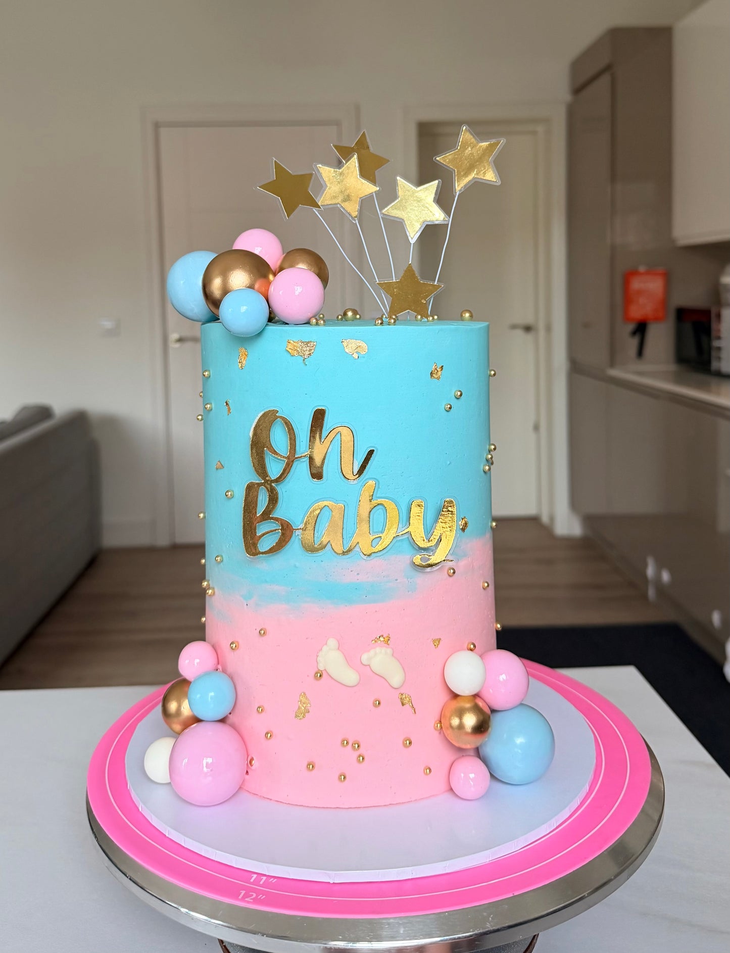 BABY SHOWER CAKE