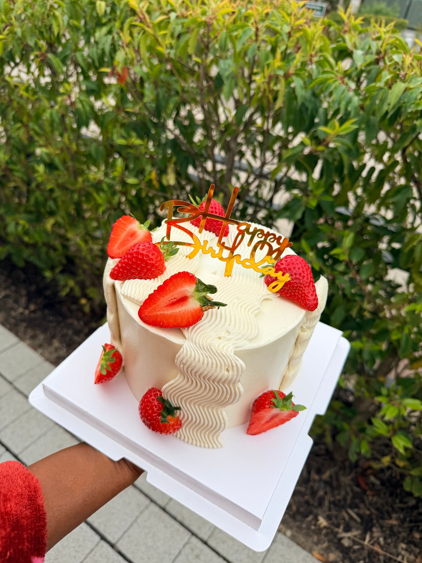 STRAWBERRY CAKE