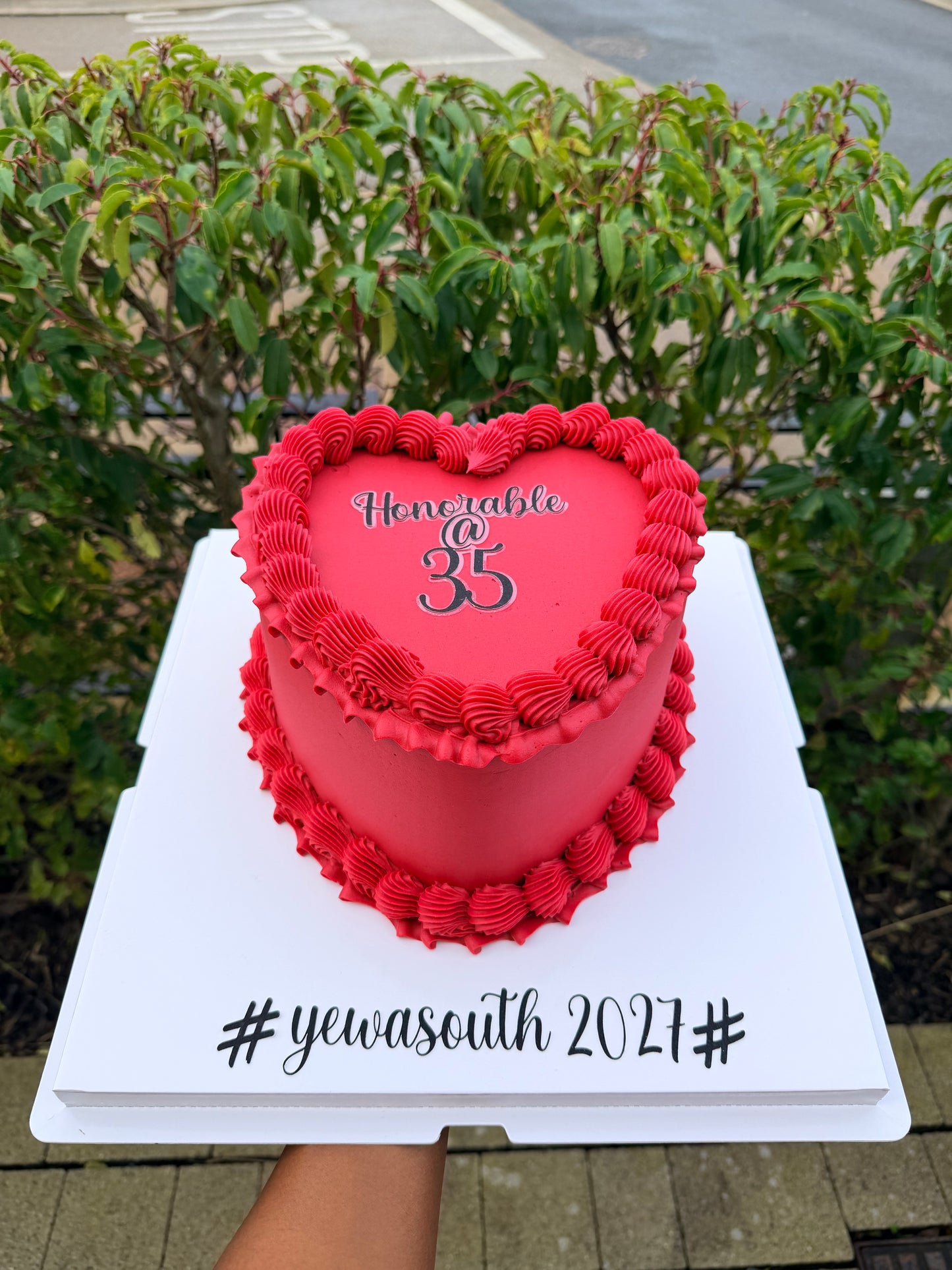 VINTAGE 8" HEART
