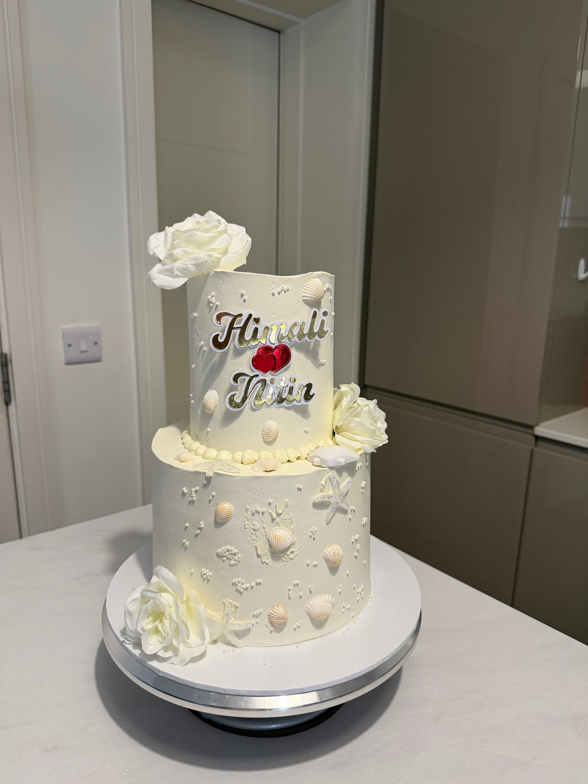 TIERED / WEDDING CAKE