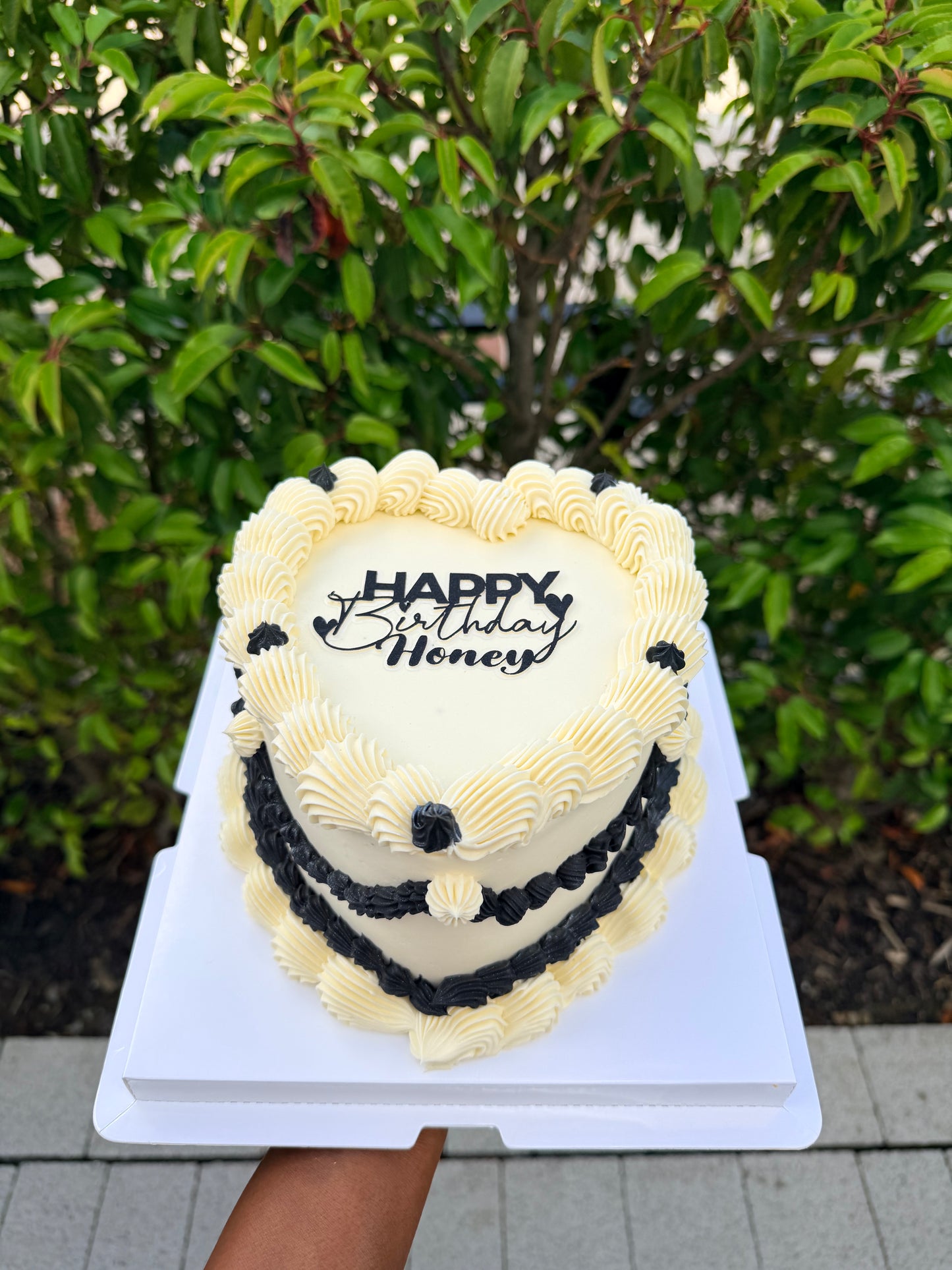 MINI VINTAGE CAKE